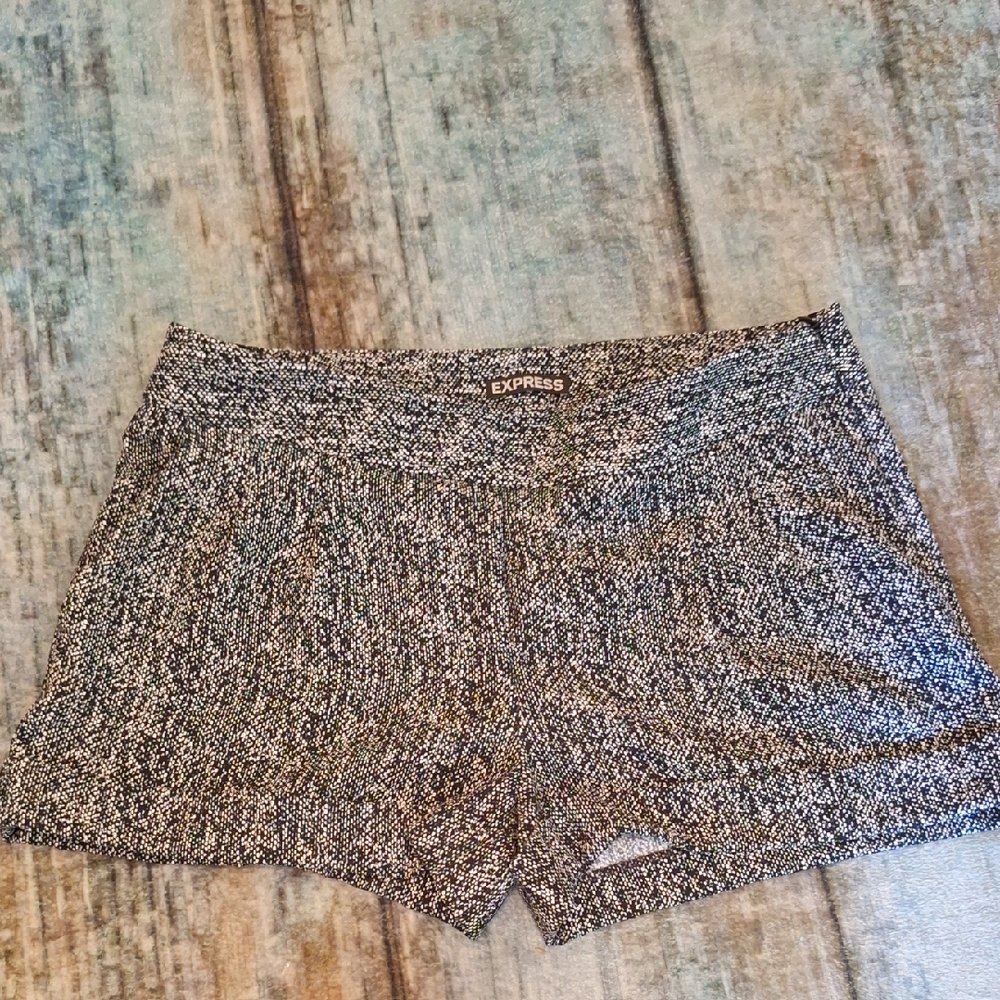 High Waist Black and White Shorts. NWOT Size 4
